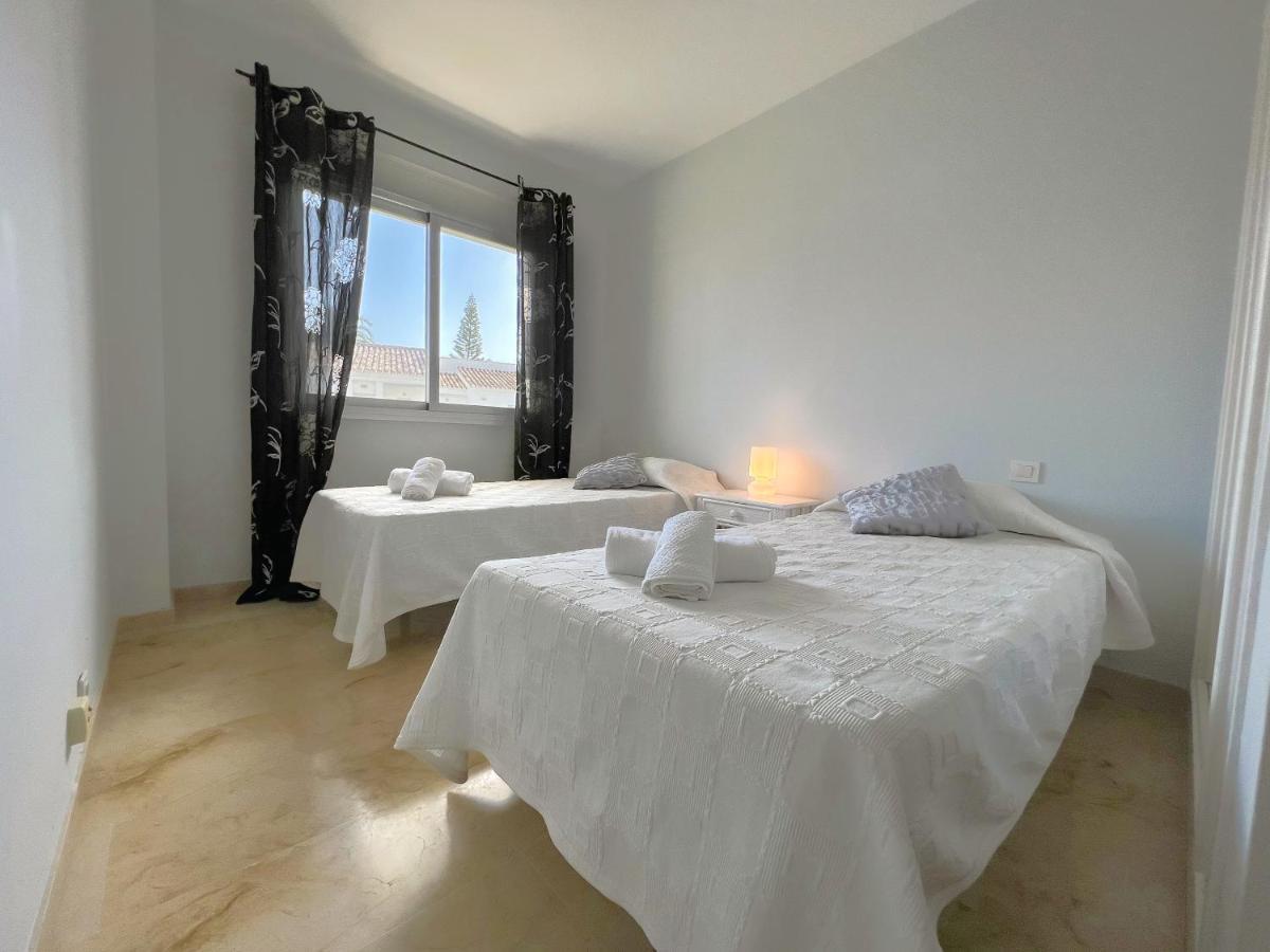 3 Bed Las Petunias, San Pedro มาร์เบยา ภายนอก รูปภาพ